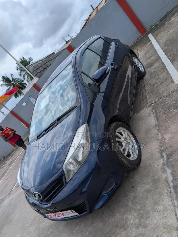 Toyota Vitz 1.3 FWD 5dr 2013 Blue