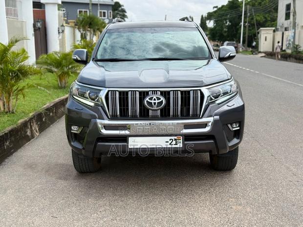 Toyota Land Cruiser Prado 2.8 2019 Gray