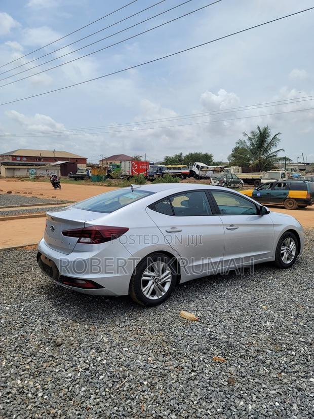 Hyundai Elantra SEL 2019 Silver