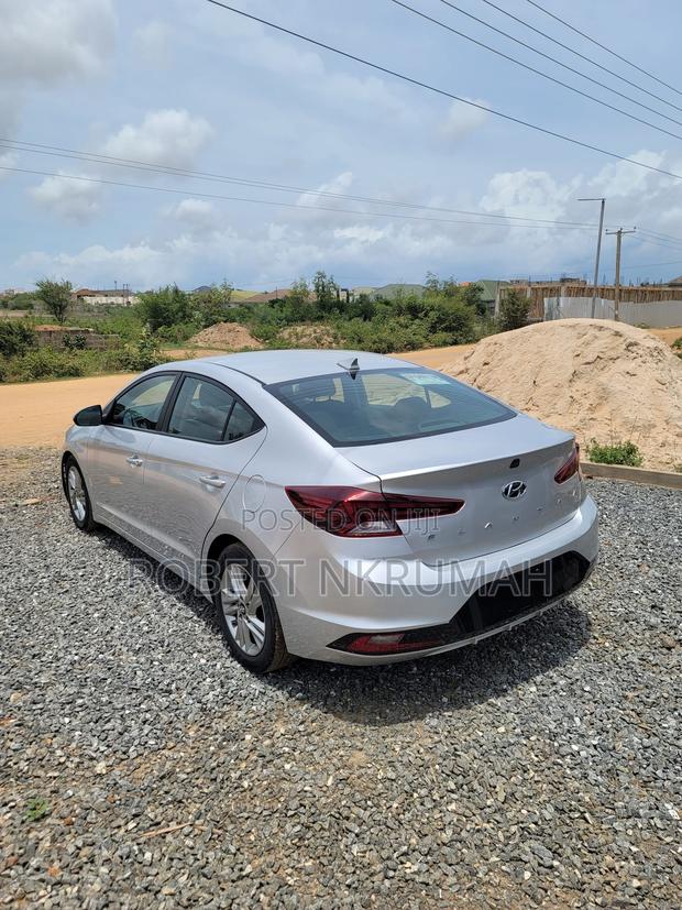Hyundai Elantra SEL 2019 Silver