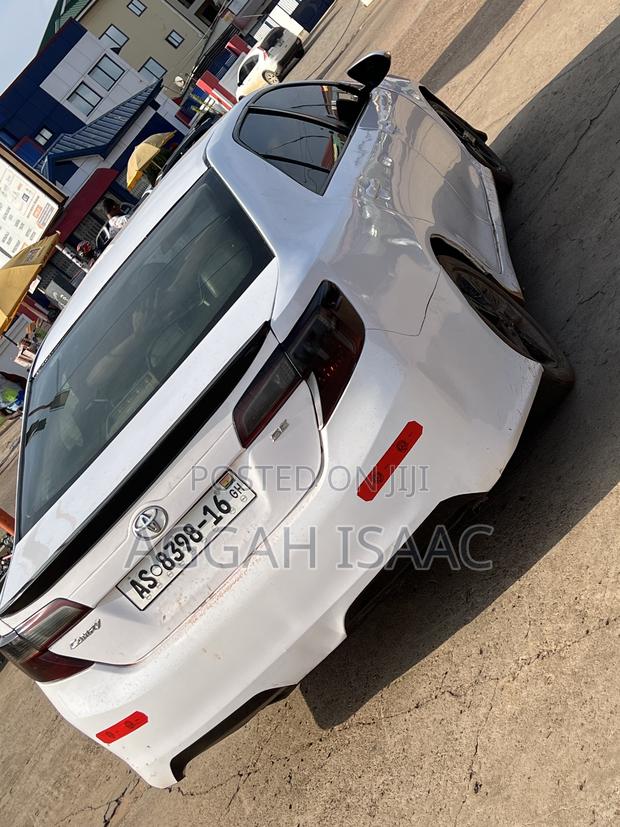 Toyota Camry SE 4dr Sedan (2.5L 4cyl 6A) 2014 White