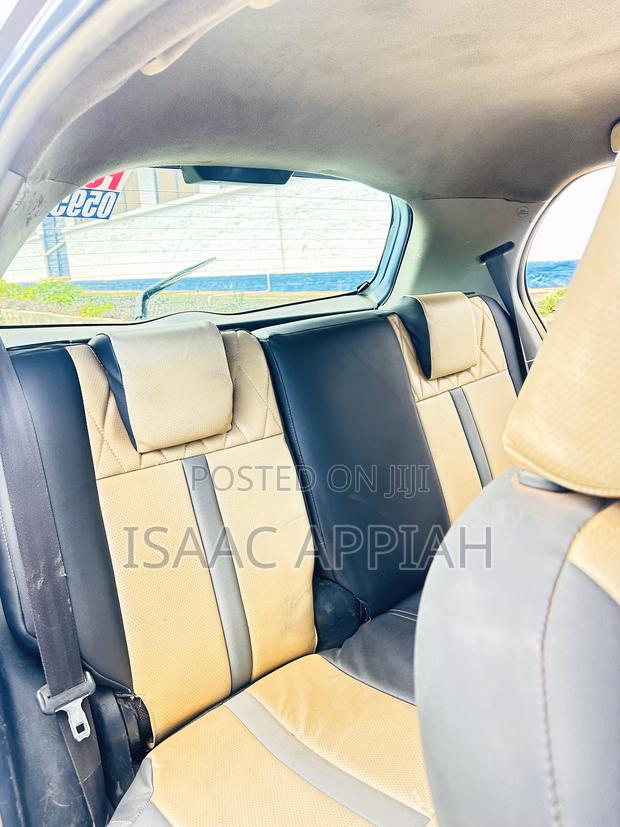 Toyota Vitz 1.3 AWD 5dr 2012 Blue