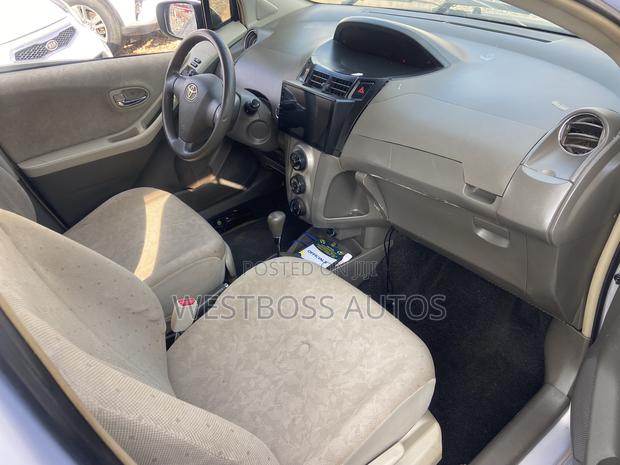 Toyota Vitz 1.3 AWD 5dr 2010