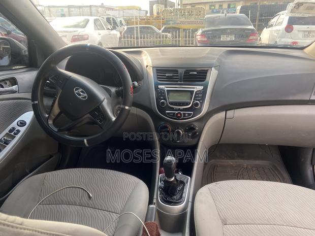 Hyundai Accent 2011 Gray