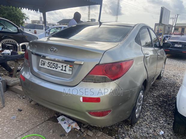 Hyundai Accent 2011 Gray