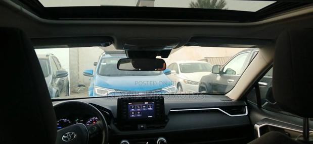 Toyota RAV4 2021 Blue