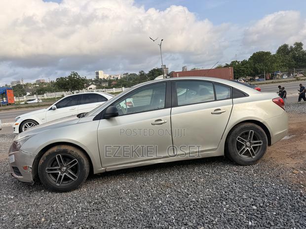 Chevrolet Cruze 2LT Auto 2013 Gold