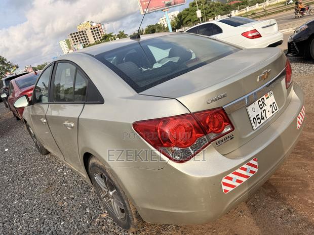 Chevrolet Cruze 2LT Auto 2013 Gold