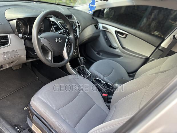 Hyundai Elantra Limited 4dr Sedan (1.8L 4cyl 6A) 2015 Silver