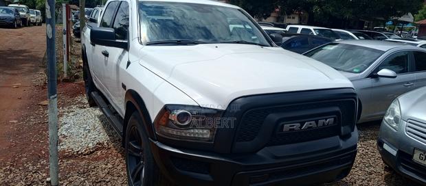 RAM 1500 2021 White