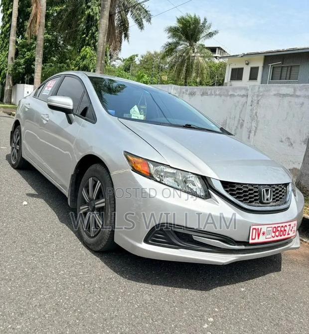 Honda Civic LX 4dr Sedan (1.8L 4cyl 5M) 2014 Gray