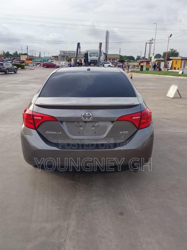 Toyota Corolla XSE 4dr Sedan (1.8L 4cyl CVT) 2017 Gray