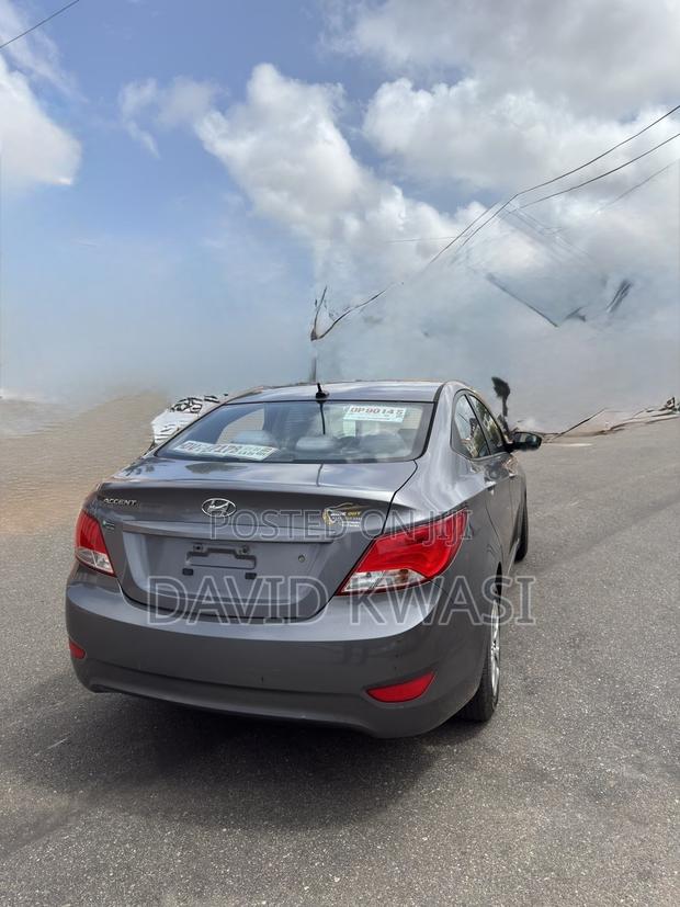 Hyundai Accent SE Sedan 2017 Gray