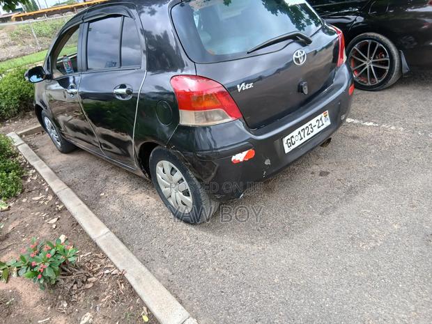 Toyota Vitz 2010 Black