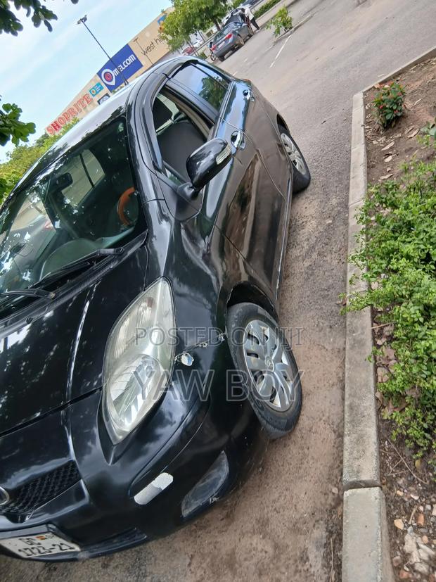 Toyota Vitz 2010 Black