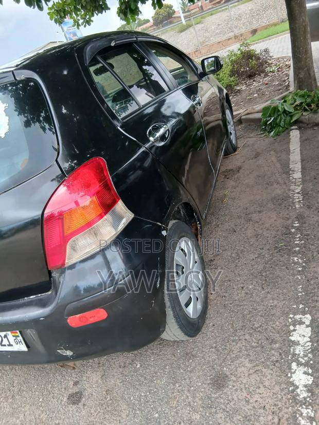 Toyota Vitz 2010 Black