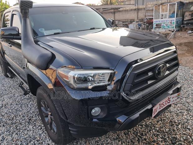 Toyota Tacoma 2022 Black
