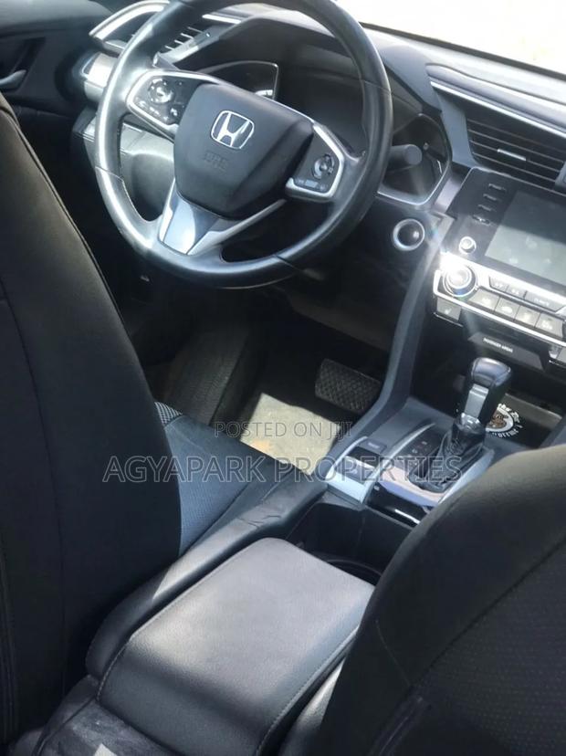 Honda Civic 2019 White