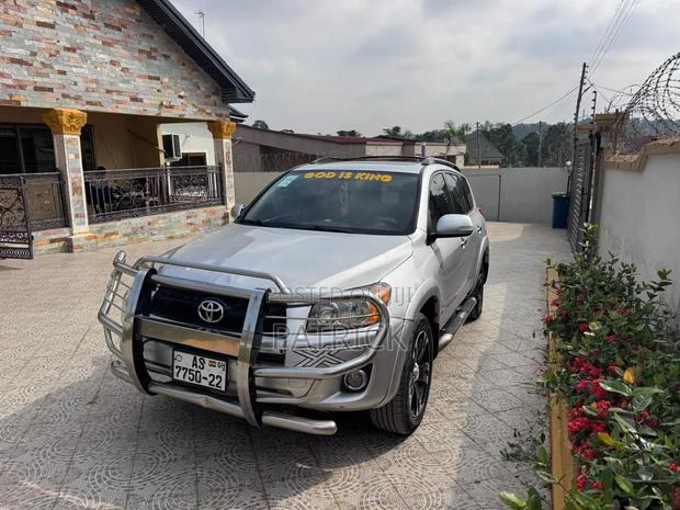Toyota RAV4 2012 Silver