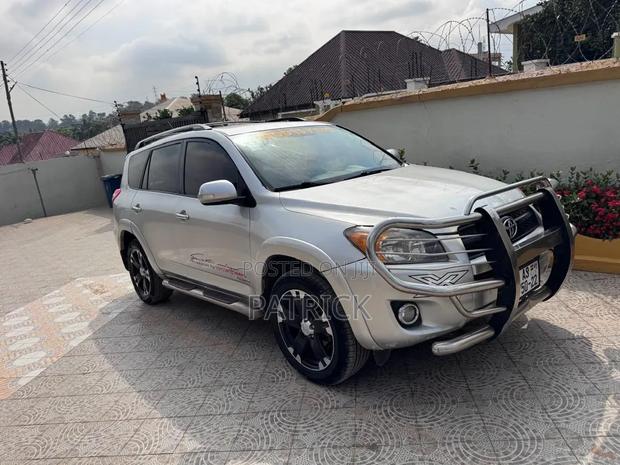 Toyota RAV4 2012 Silver