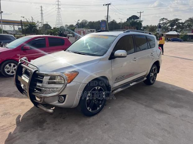 Toyota RAV4 2012 Silver