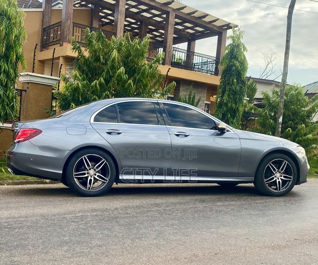 Mercedes-Benz E300 4Matic AWD Sedan (2.0L 4cyl 9A) 2017 Gray