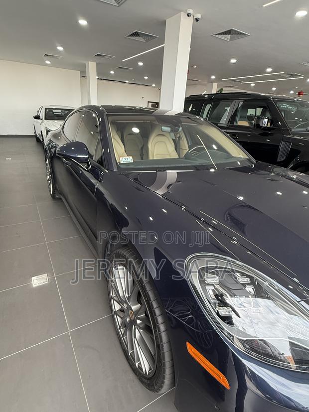 Porsche Panamera 2022 Blue