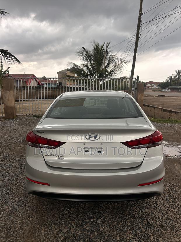 Hyundai Elantra SE 2018 Silver