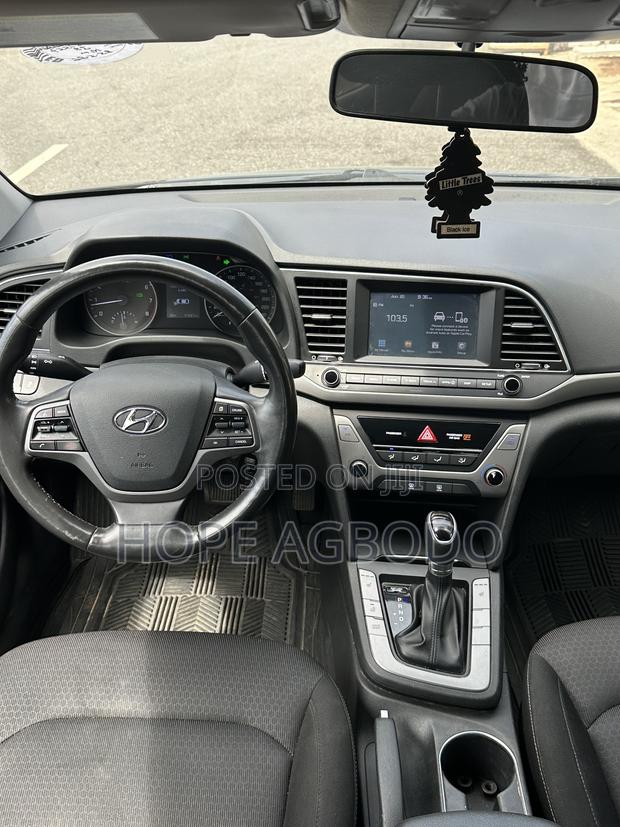 Hyundai Elantra SEL 2018 Black