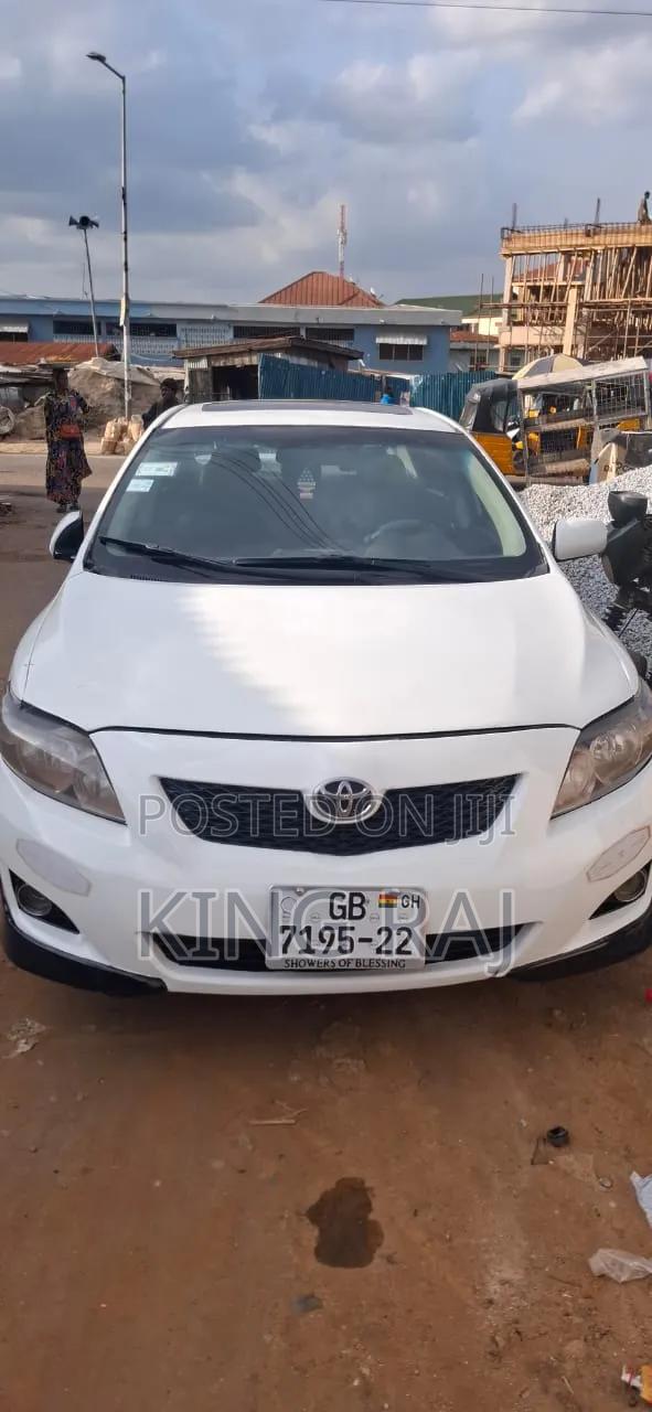 Toyota Corolla 2010 White