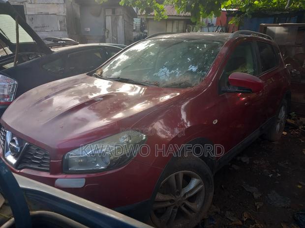 Nissan Qashqai 2015 Red