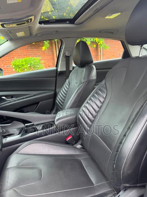 Hyundai Elantra Limited 2021 Gray