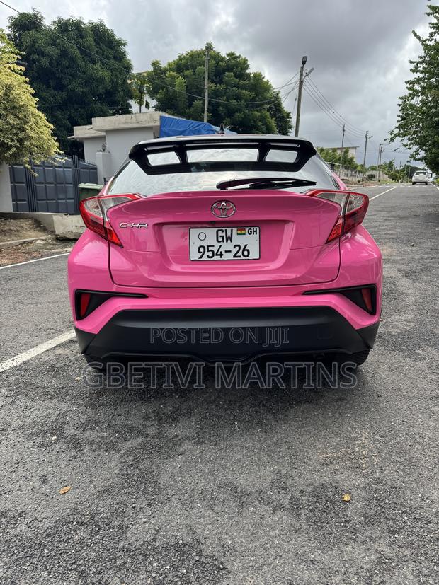 Toyota C-HR 2018 Pink