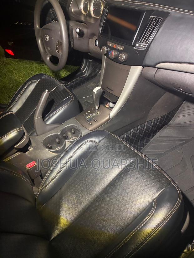 Hyundai Sonata 2011 Black