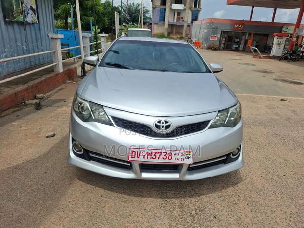 Toyota Camry 2014 Silver