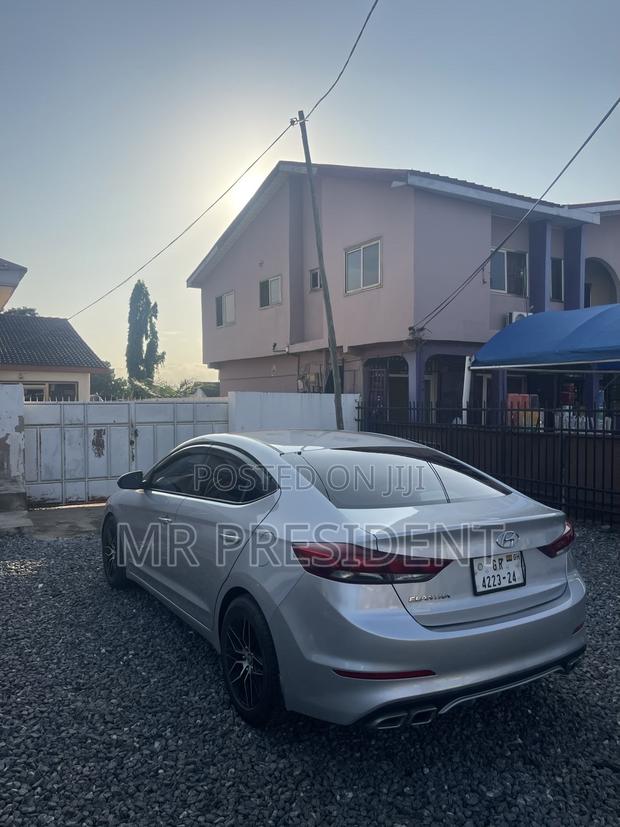 Hyundai Elantra SE 2018 Silver