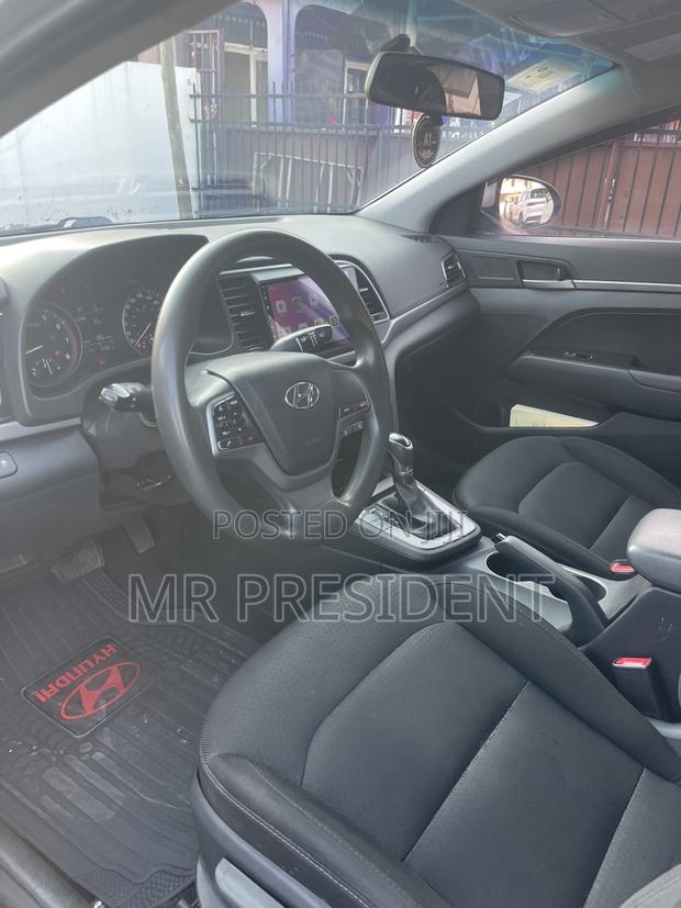 Hyundai Elantra SE 2018 Silver