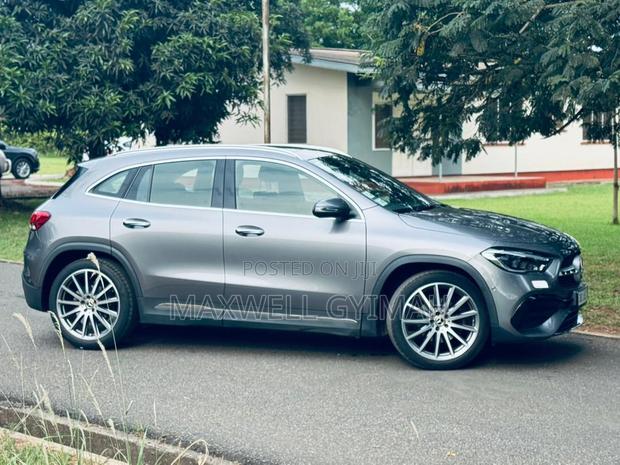 Mercedes-Benz GLA-Class 2022 Gray