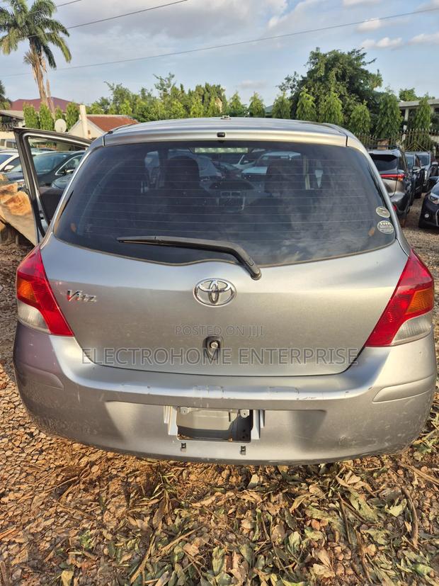 Toyota Vitz 2010 Gray