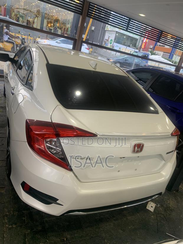 Honda Civic 2019 White