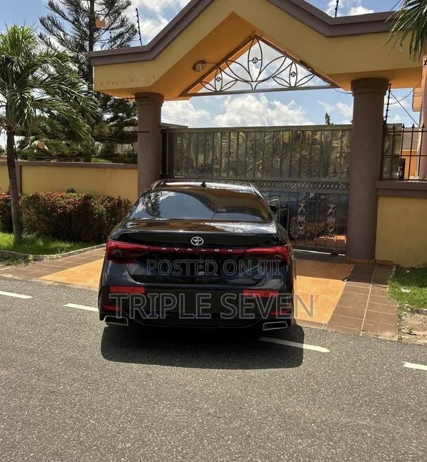 Toyota Avalon Limited FWD Sedan (3.5L V6 8A) 2019 Black