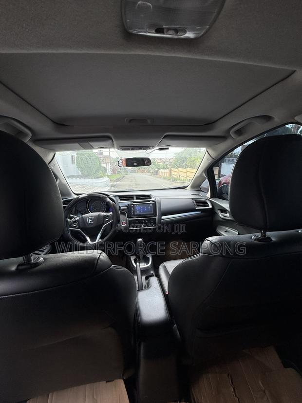 Honda Fit LX 4dr Hatchback (1.5L 4cyl 6M) 2015 Gray