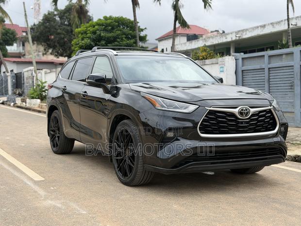 Toyota Highlander Platinum 2022 Black
