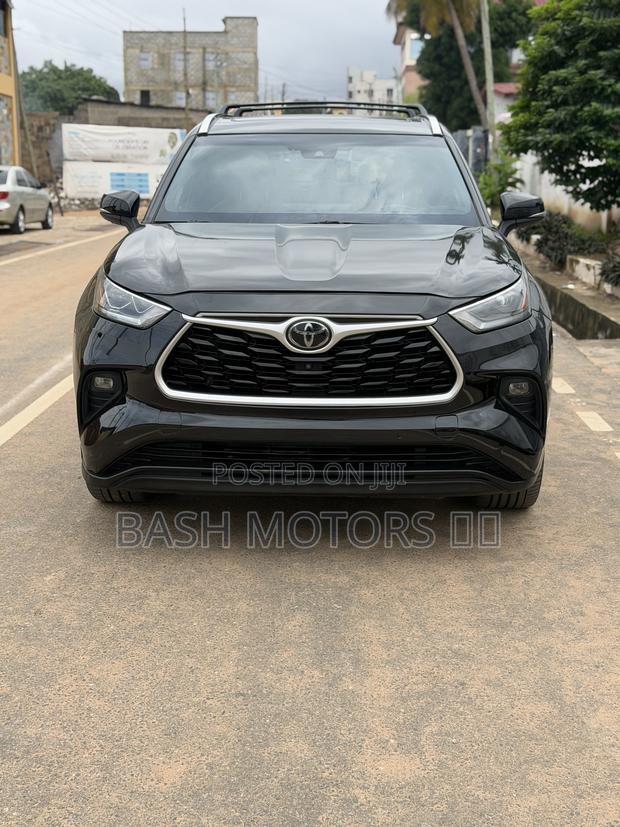 Toyota Highlander Platinum 2022 Black