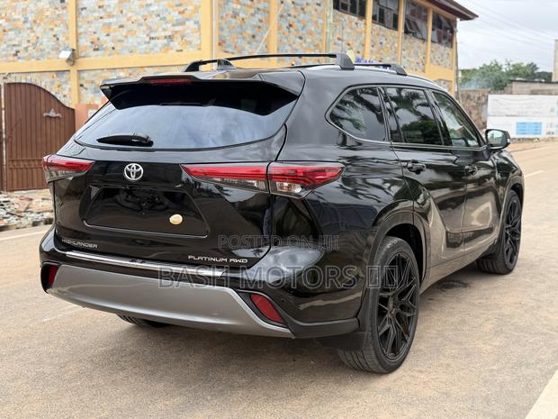 Toyota Highlander Platinum 2022 Black