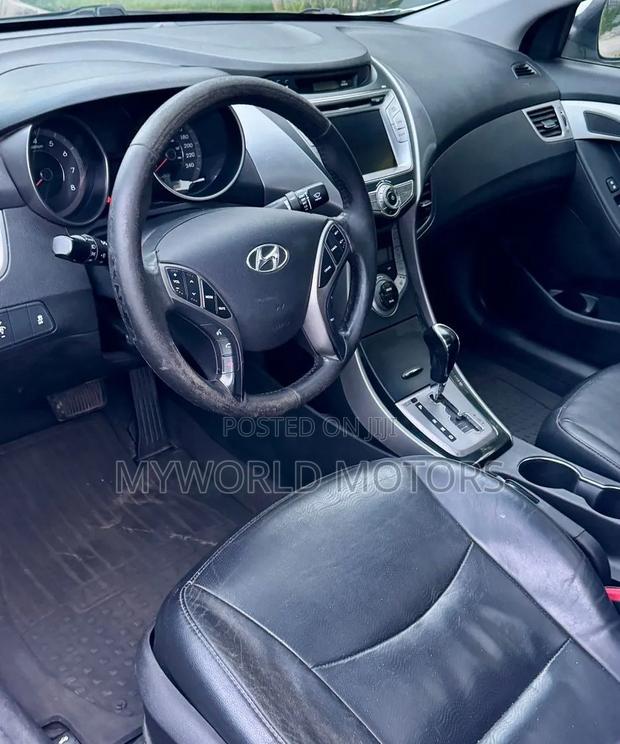 Hyundai Elantra 2013 White