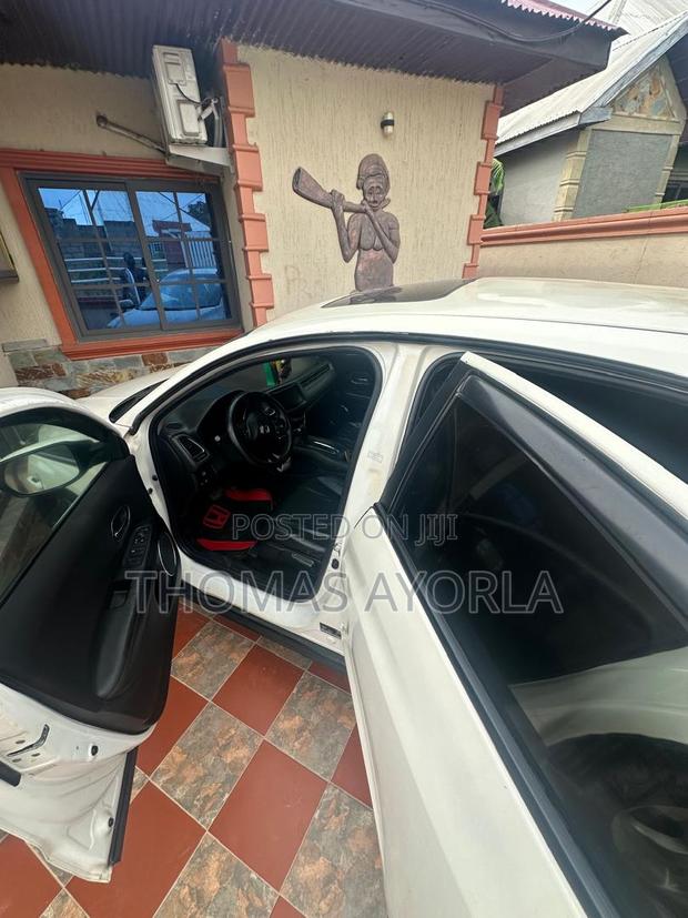 Honda HR-V 4dr SUV (1.5L 4cyl CVT) 2016 White