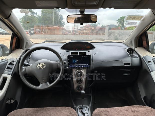 Toyota Vitz 2009 Black