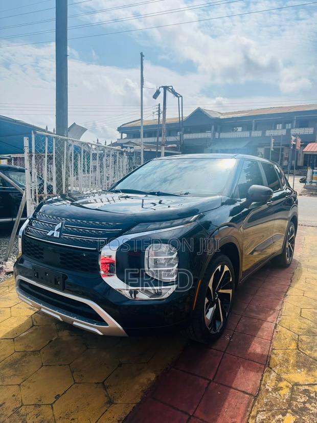 Mitsubishi Outlander SE Launch Edition 2022 Black
