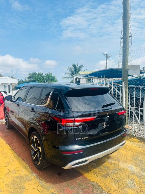 Mitsubishi Outlander SE Launch Edition 2022 Black